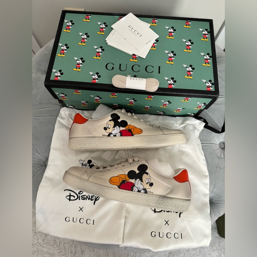 Gucci sneakers size 7,5 /37,5 Like new.